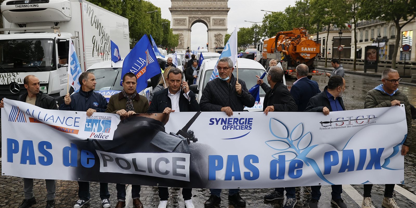 احتجاجات الشرطة الفرنسية ضد وزير الداخلية