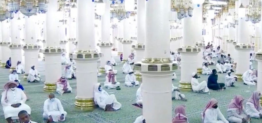 ما نزل بلاء إلا بذنب ولا رفع إلا بتوبة.. خطيب المسجد النبوي 