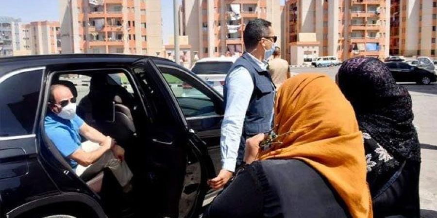 الرئيس السيسى مع سيدات الأسمرات