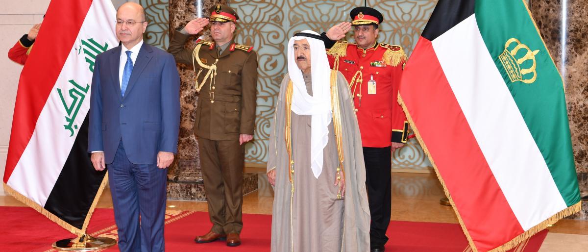 لقاء سابق بين أمير الكويت ورئيس العراق