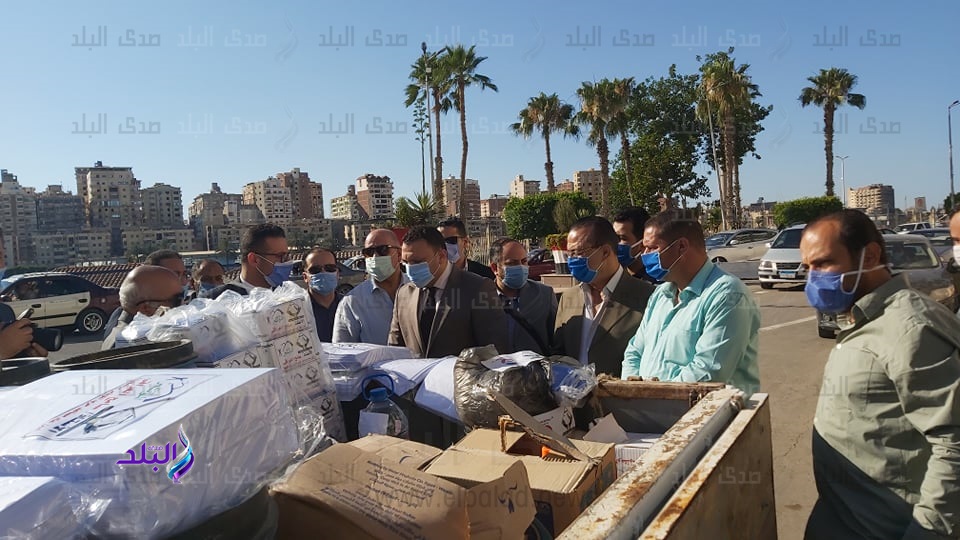 تنسيقية شباب الاحزاب تتبرع بمستلزمات طبية