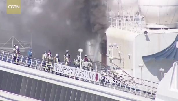 اندلاع حريق ضخم بأكبر سفينة سياحية في اليابان