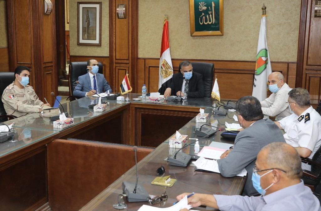 محافظ سوهاج يترأس الاجتماع 