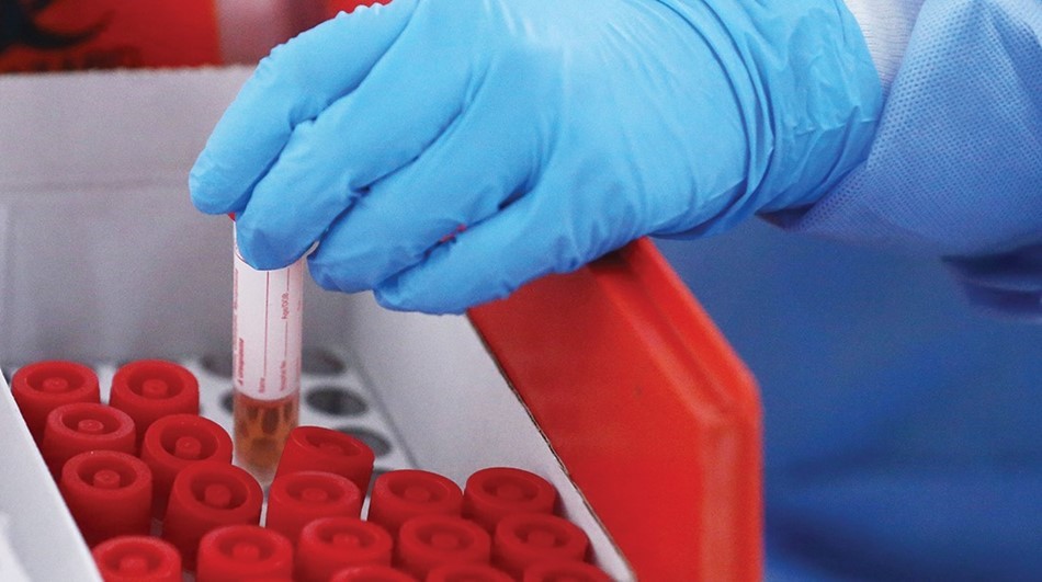 تراجع فى اصابات كورونا بسلطنة عمان 