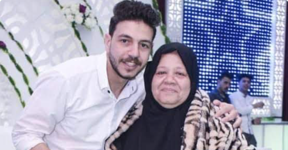 اليوتيوبر ماما سناء و ابنها 