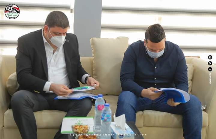 اجتماع اللجنة الخماسية