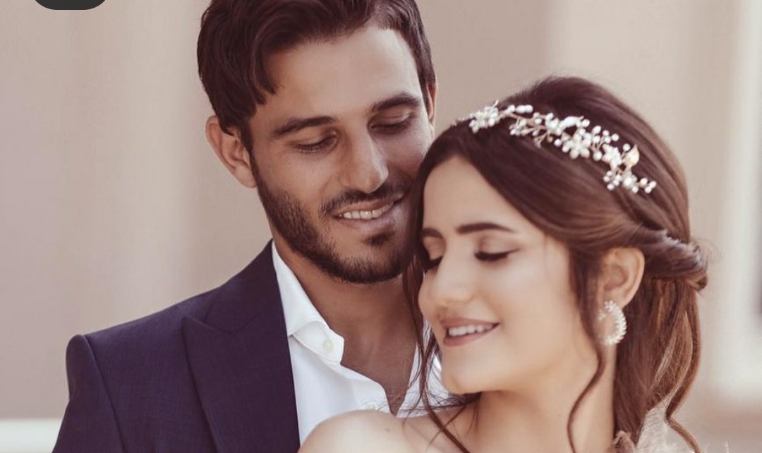 حمدى فتحي وزوجته
