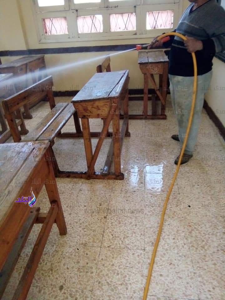 أول صور لتعقيم وتطهير لجان امتحانات الثانوية الأزهرية