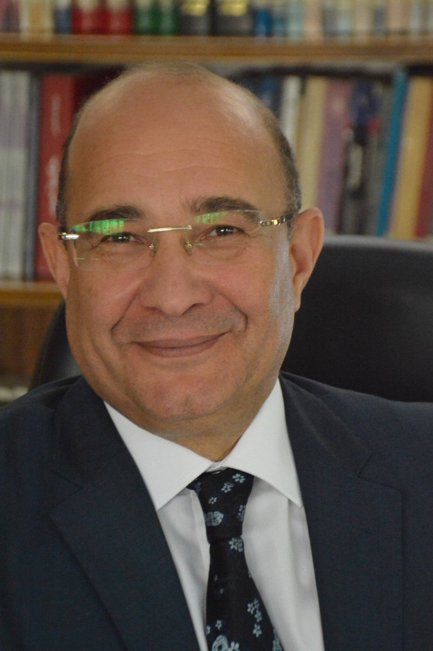 الكاتب الصحفى علاء ثابت رئيس تحرير جريدة الأهرام 