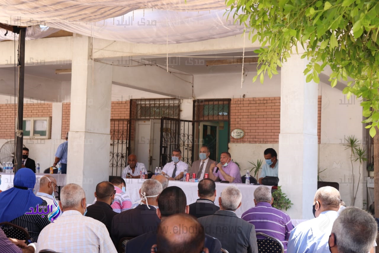 جانب من الاجتماع مع رؤساء اللجان