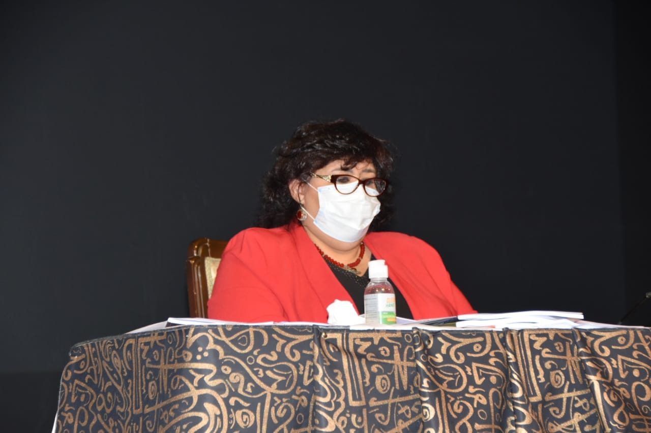 وزيرة الثقافة 