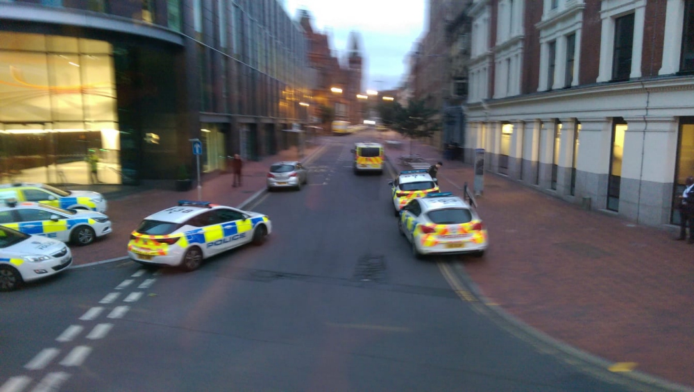 مقتل 3 أشخاص وإصابة 2 آخرين في حادث طعن بمدينة ريدنج البري مقتل 3 أشخاص وإصابة 2 آخرين في حادث طعن بمدينة ريدنج البري