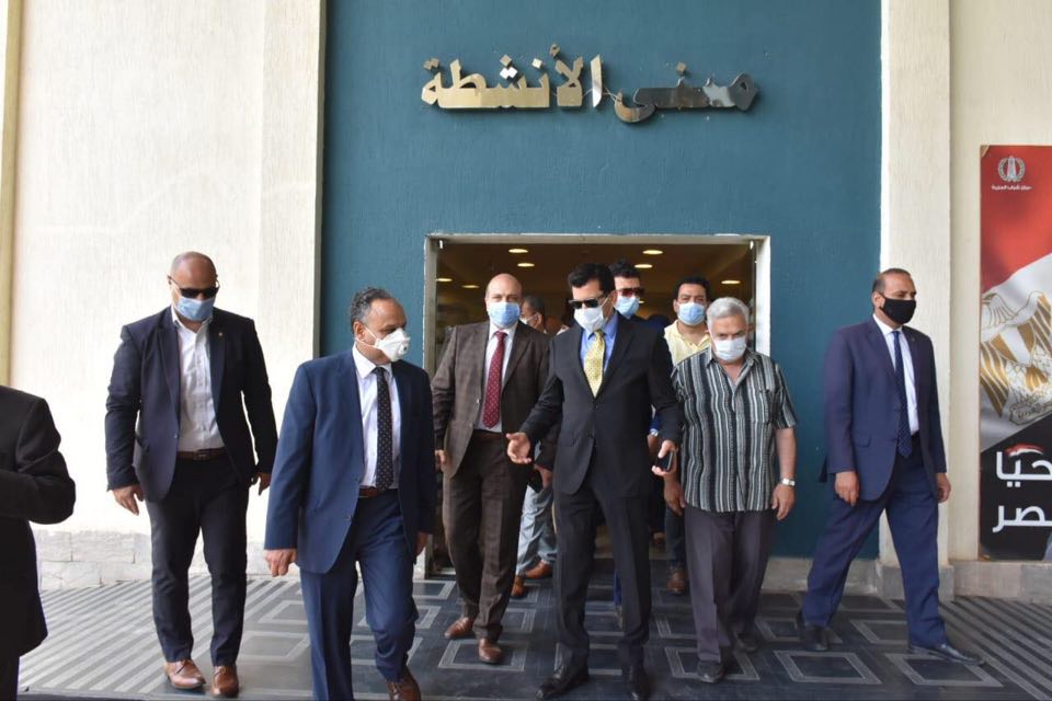 وزير الشباب والرياضة