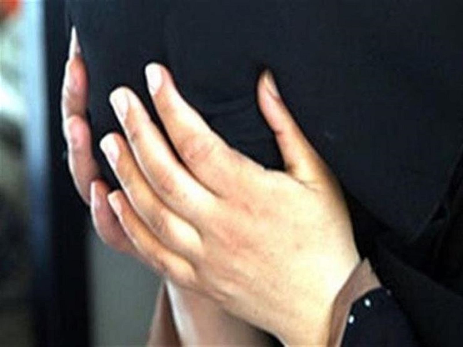 ضبطوها مع شخص فى الارض الزراعية