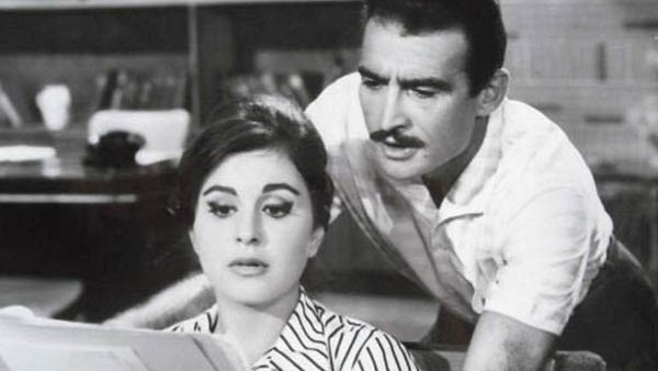 «فارس السينما المصرية».. أحمد مظهر يفتتح ورشة سيارات