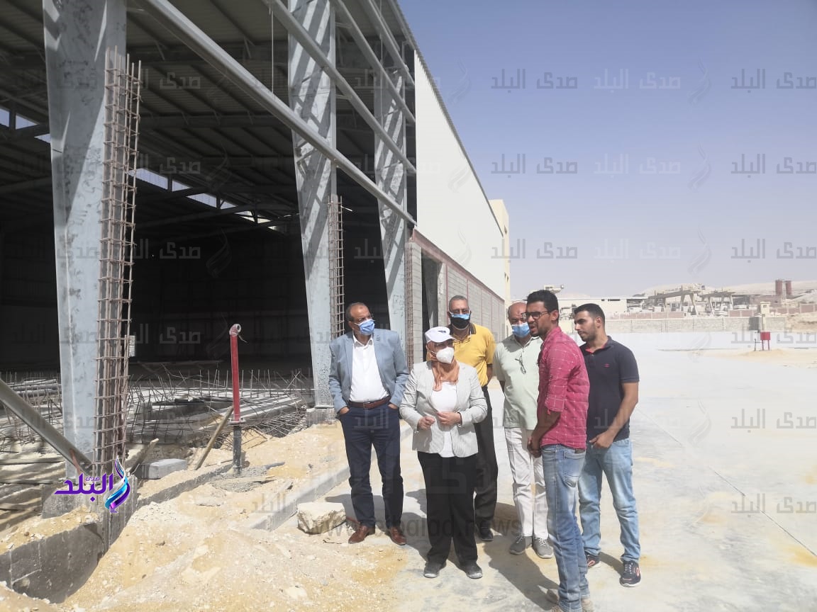 نائب المحافظ تتفقد منطقة شق الثعبان 