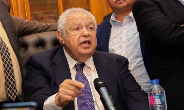 نقيب المحامين رجائي عطية