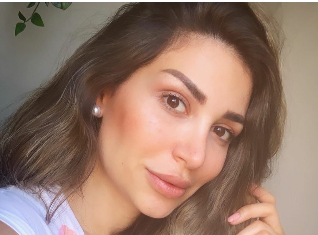 سارة نخلة