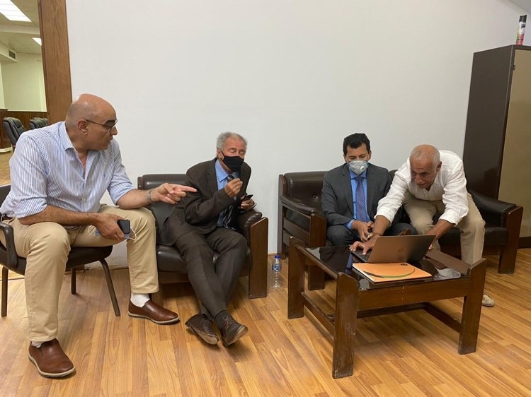 جسلة وزير الرياضة مع حسن مصطفى رئيس الاتحاد الدولي لكرة اليد