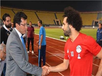 محمد صلاح مع الدكتور أشرف صبحي