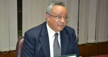 الدكتور أحمد زايد، أستاذ علم الاجتماع وعميد كلية الآداب جامع