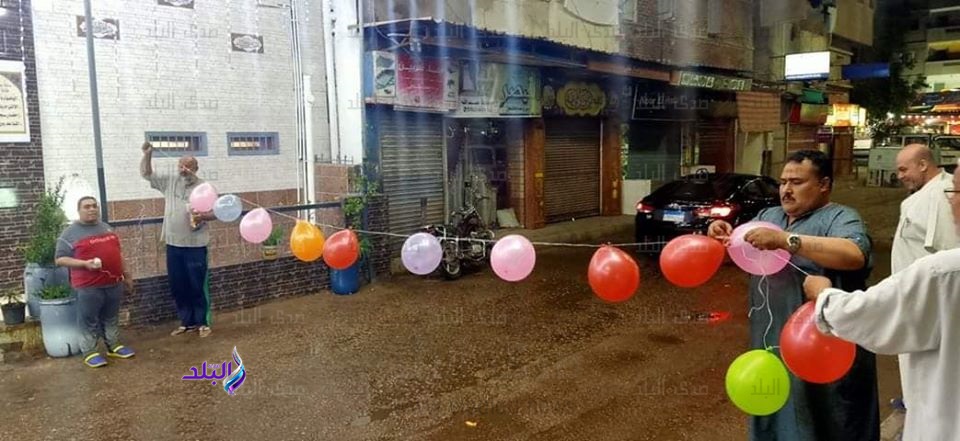 بالبلالين والحلوى.. هكذا احتفال الدمايطة بفتح المساجد