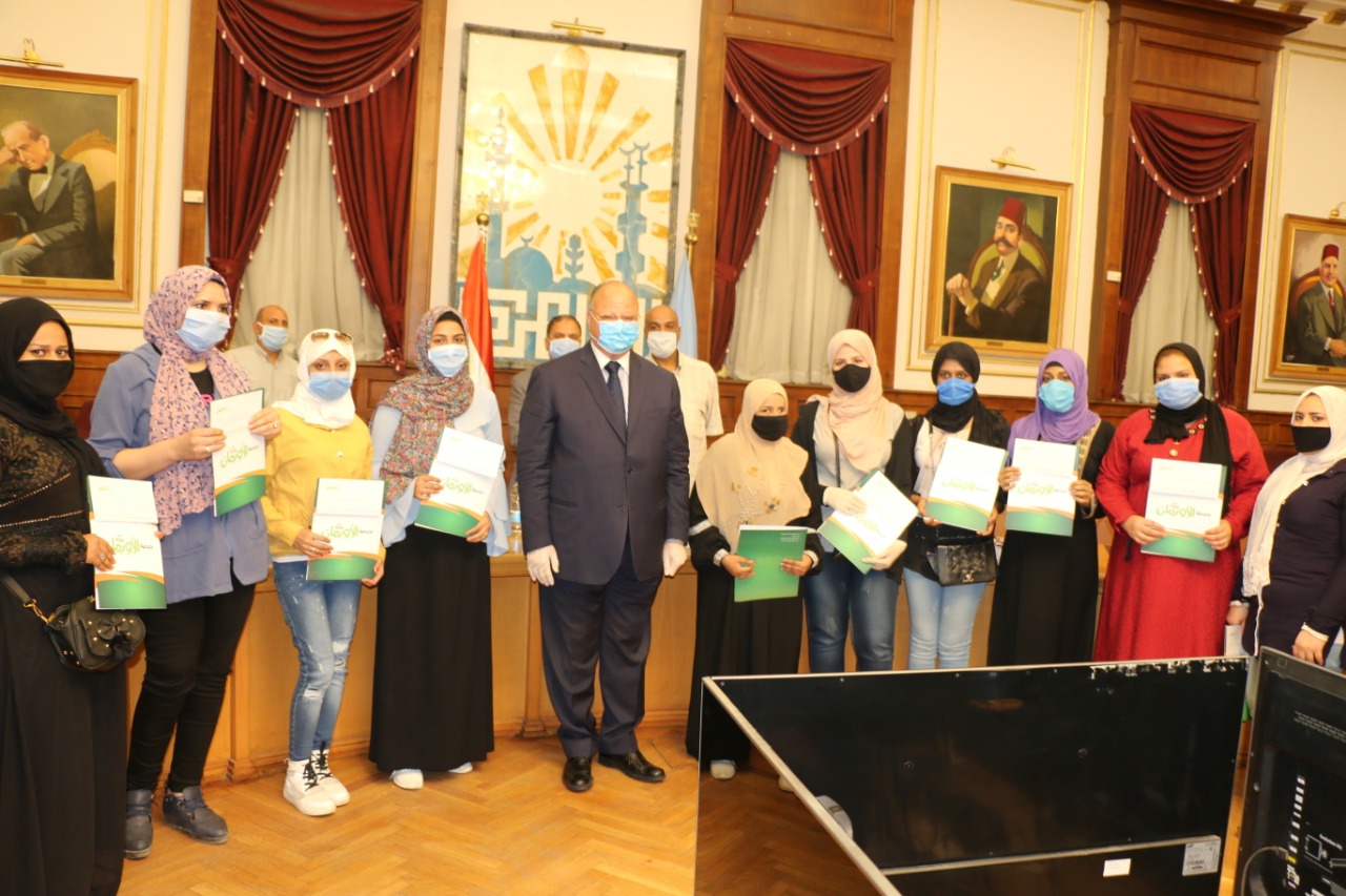 منح مالية للفتيات اليتيمات المقبلات على الزواج بالقاهرة