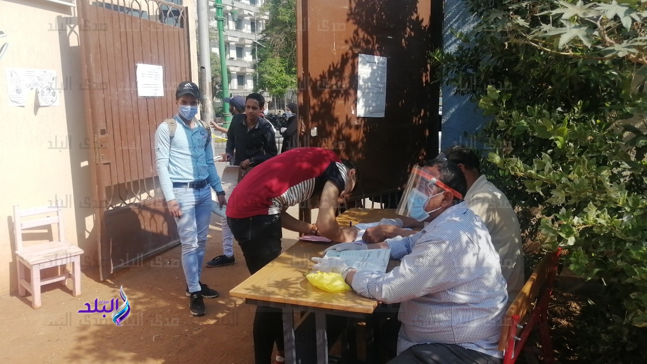 طلاب ثانوية عامة 