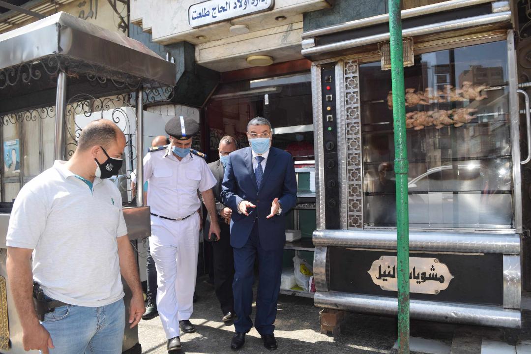 محافظ المنيا يتابع تطبيق الإجراءات الوقائية بالمطاعم