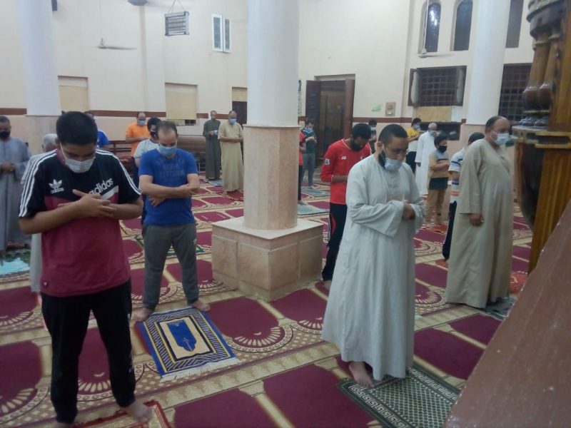 الأوقاف تؤكد التزام المصلون بإجراءاتها في اليوم الثانى