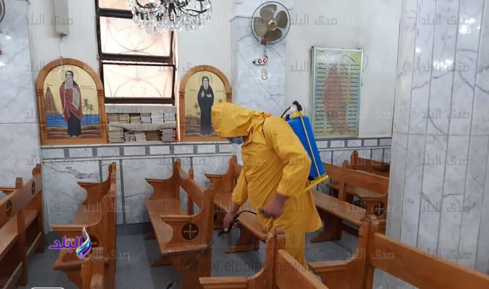 تطهير وتعقيم كنائس ومساجد