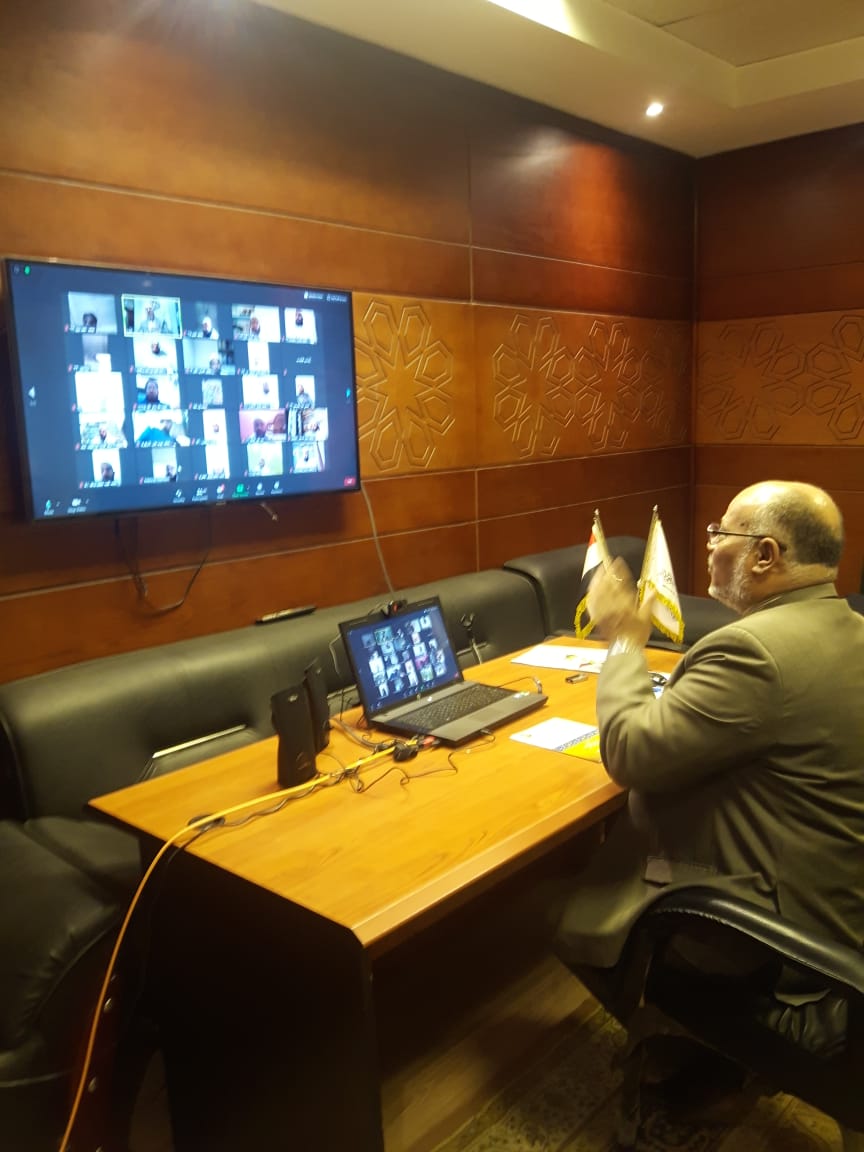الدكتور إبراهيم الهدهد 