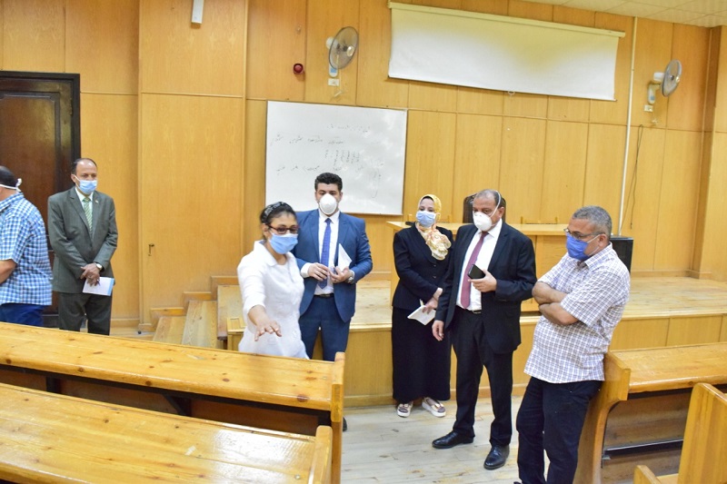 الدكتور منصور حسن رئيس جامعة بني سويف يتفقد عدد من الكليات