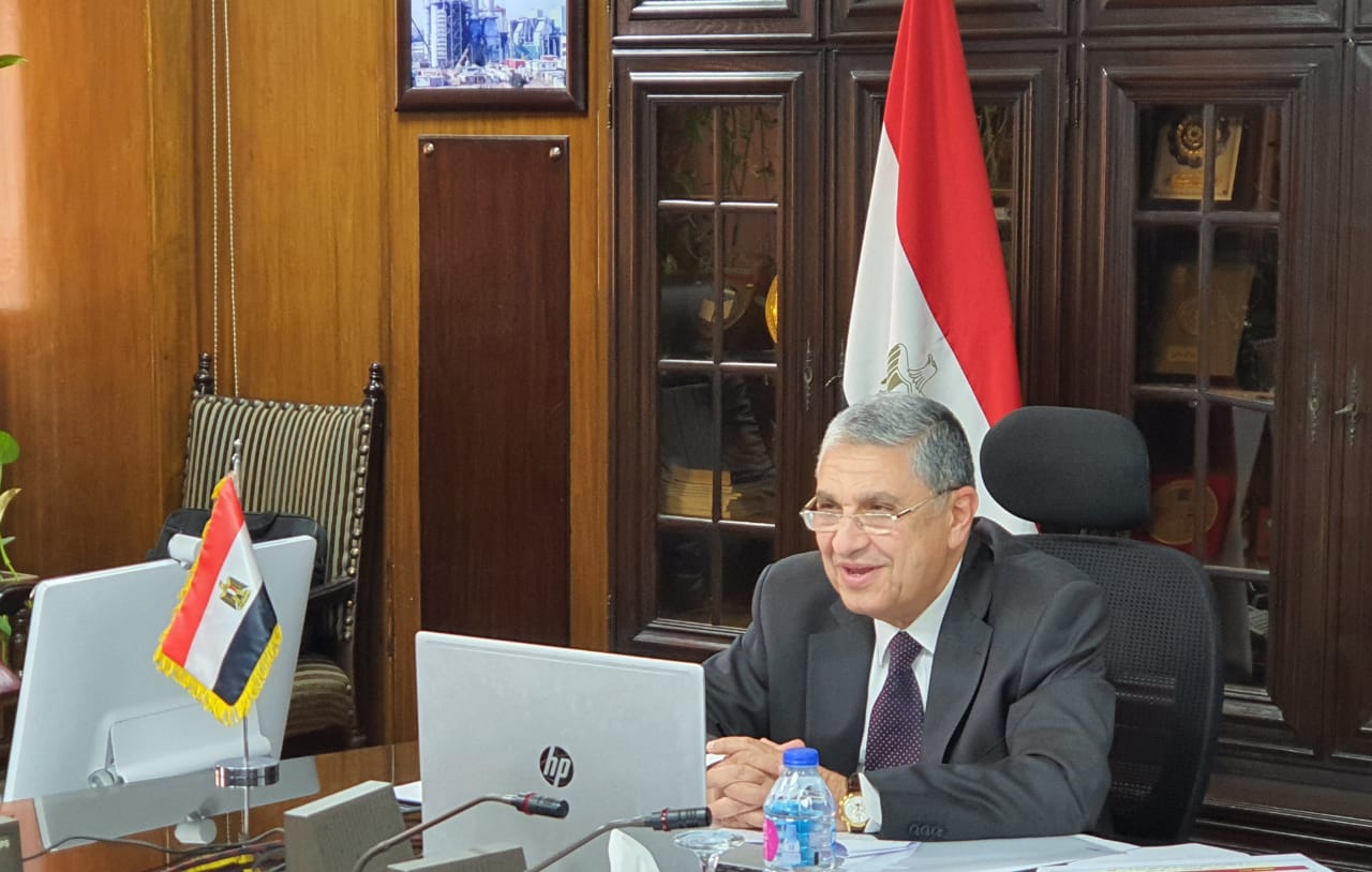 وزير الكهرباء