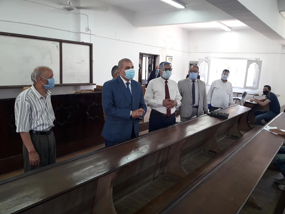 رئيس جامعة الأزهر يتفقد اللجان