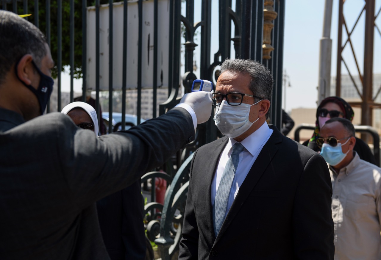 وزير السياحة و الاثار الدكتور خالد العنانى