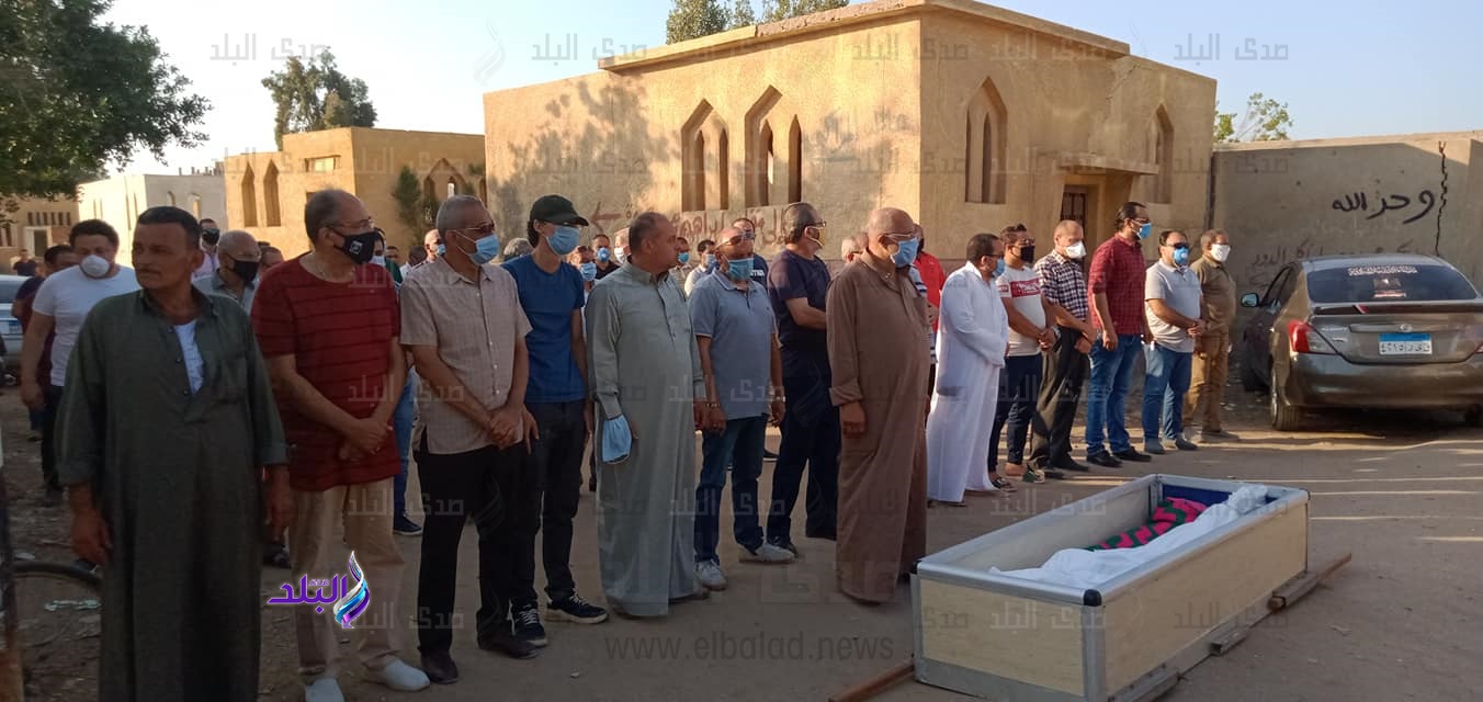 كواليس تشييع جثمان الفنان محمود جمعة إلى مثواه الأخير 