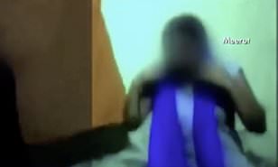 رجل يقتل عروس ووالدها