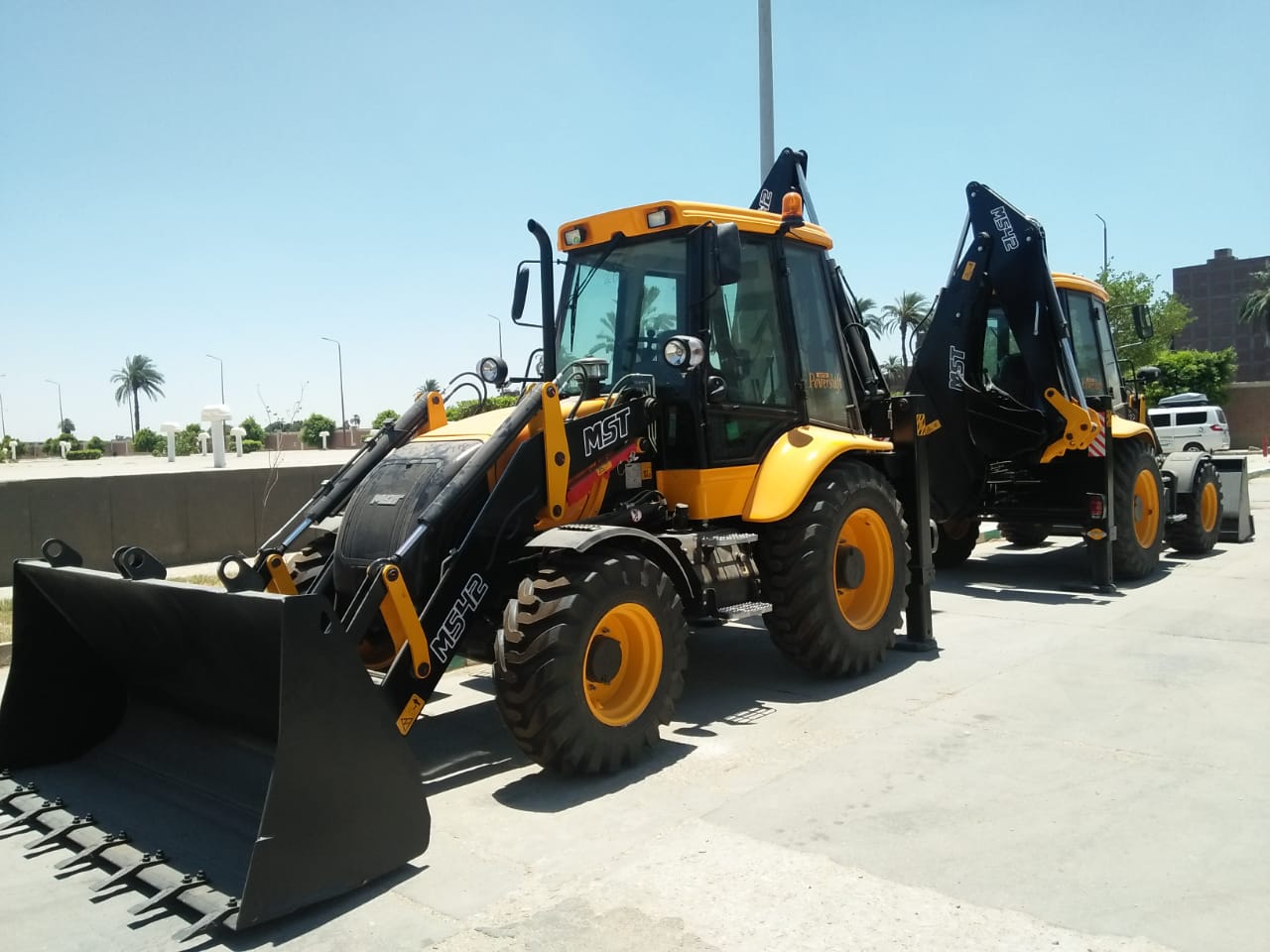 جزء من المعدات  التى تم شرائها بأسيوط