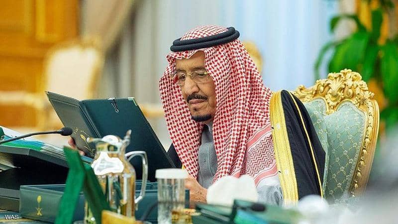 العاهل السعودي يوافق على تمديد مدة الإقامة لـ 3 اشهر دون مقا