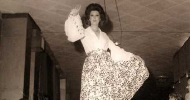 الفنانة رجاء الجداوي في احدى عروض الازياء