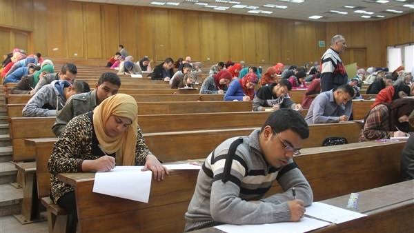 طلاب جامعات 