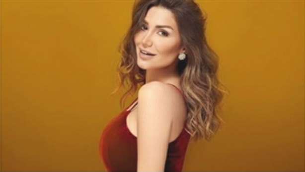 سارة نخلة