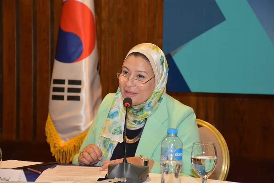  الدكتورة سلوى رشاد عميد كلية الألسن بجامعة عين شمس