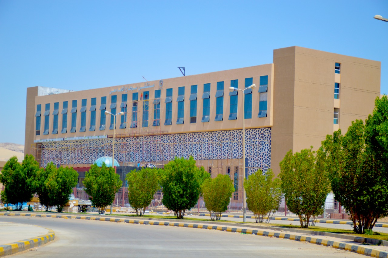 المستشفي الجامعى الجديد بسوهاج
