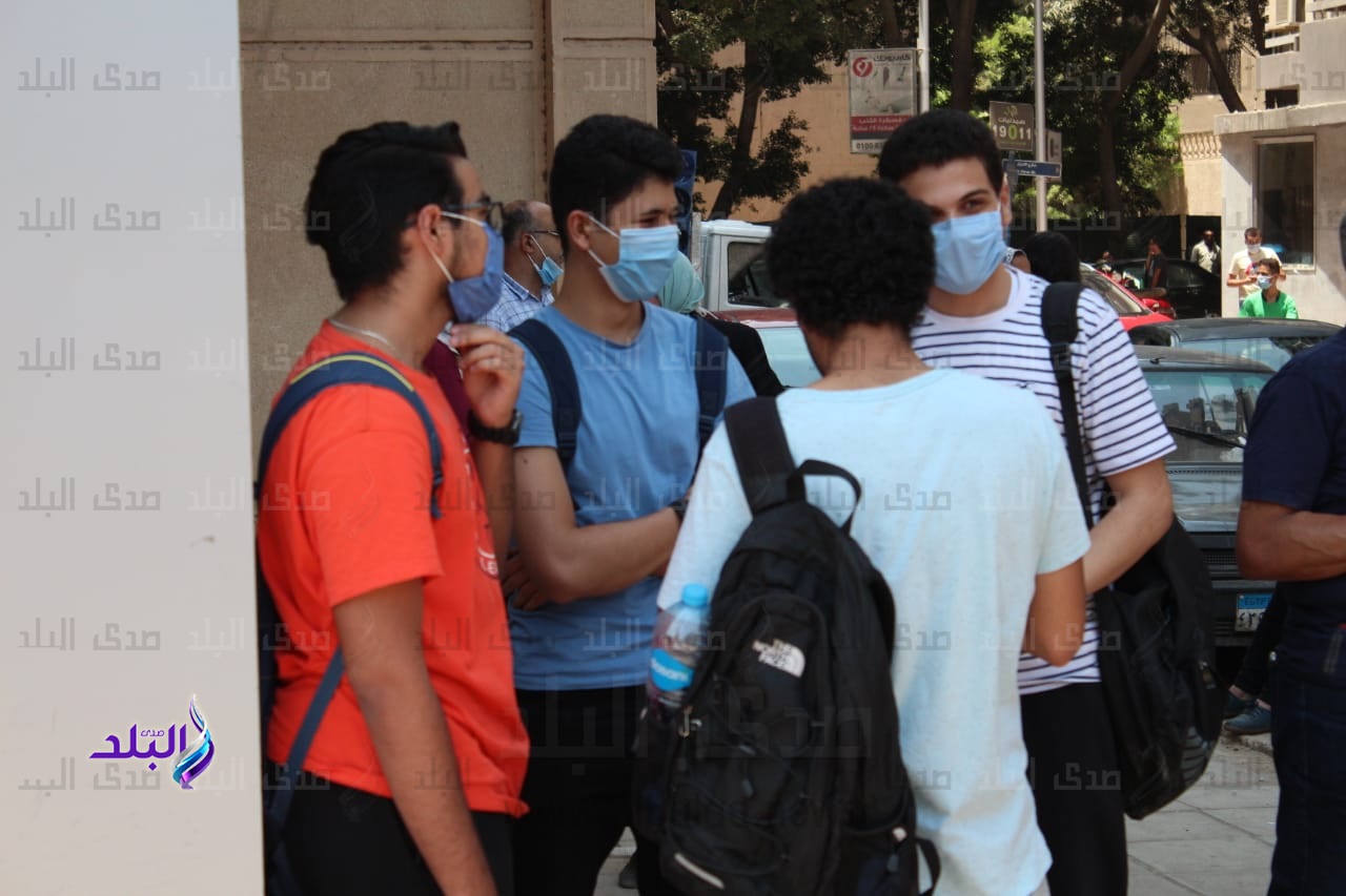 طلاب ثانوية عامة 