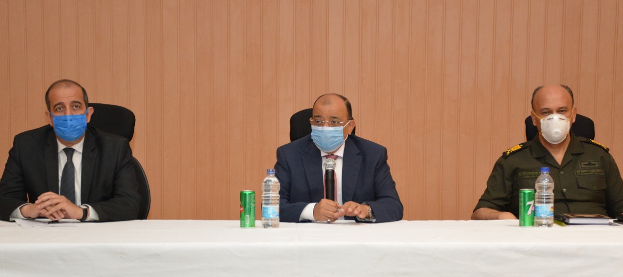 اجتماع وزير التنمية المحلية بسكرتيرى العموم