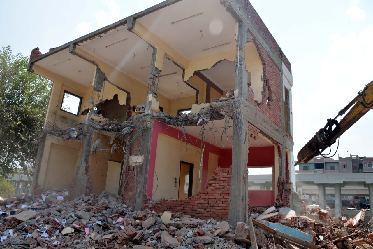 ازالة البناء المخالف 