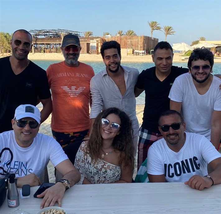 نجوم الفن فى الساحل الشمالى