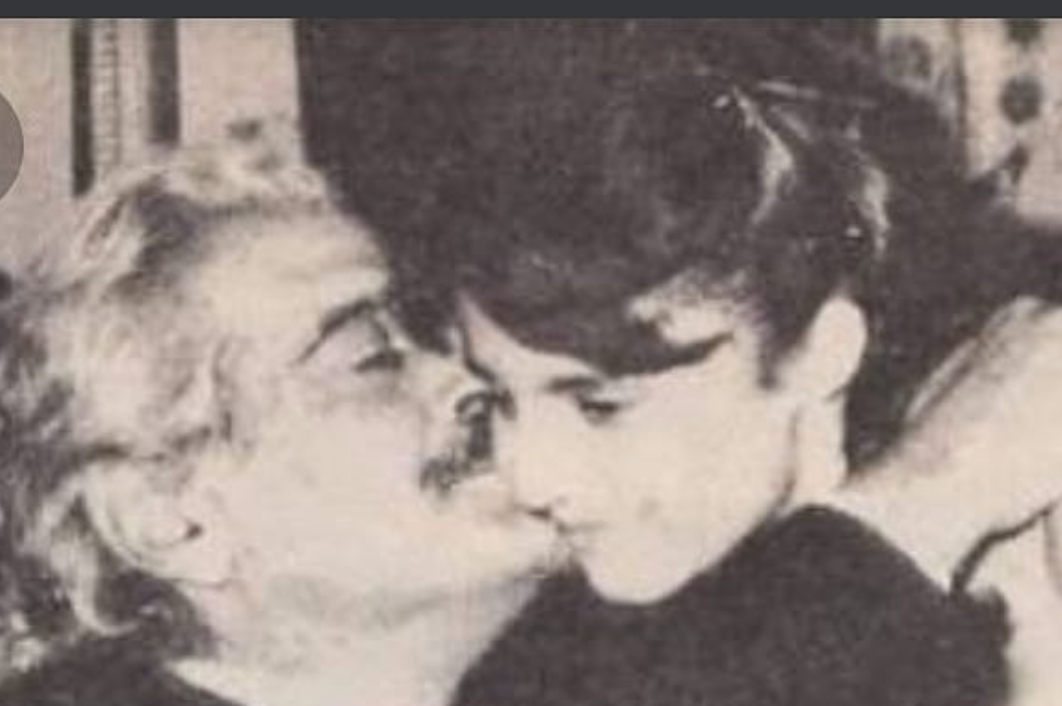 رانيا محمود ياسين و الراحل عمر الشريف